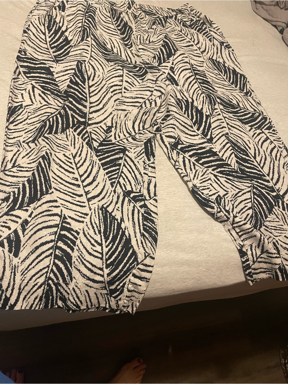 Cynthia Rowley Black and Cream Printed Linen Pants